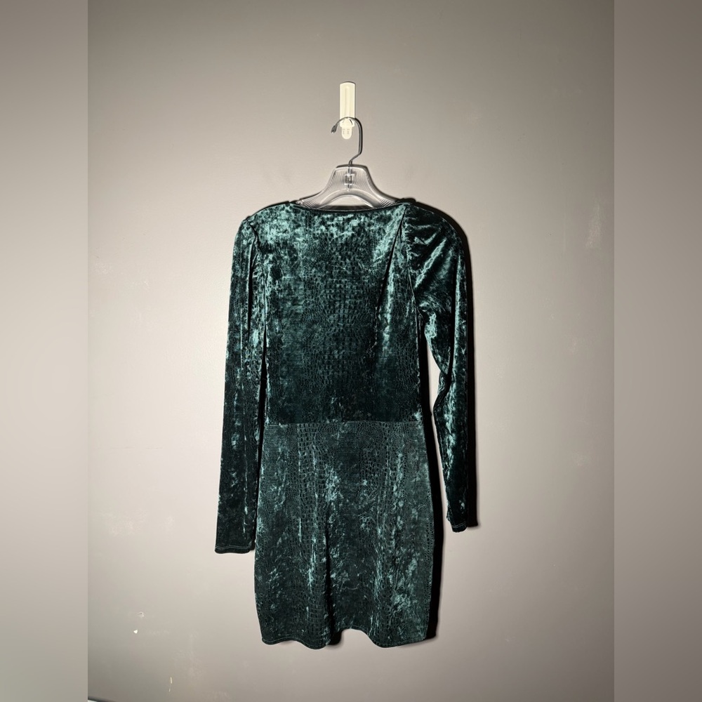 Saylor Velvet Drape Long Sleeve Mini Dress Size Medium - Picture 3 of 5